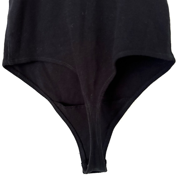 | abercrombie & fitch • lace cami v-neck ribbed bodysuit • size small | - Picture 8 of 12